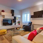 וילה Flora Vabriga
