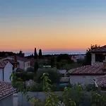וילה Flora Vabriga