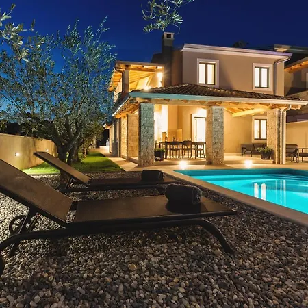 Flora Vabriga Villa *