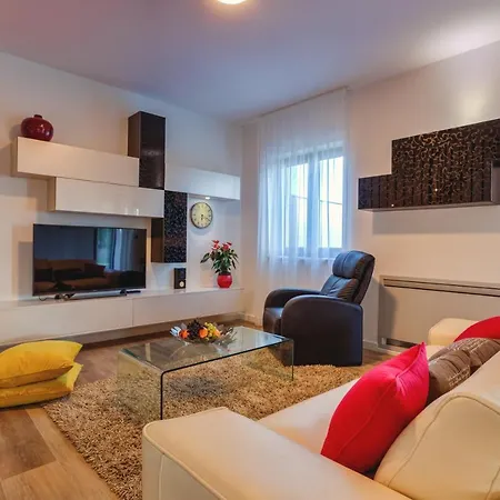 Villa Flora Vabriga