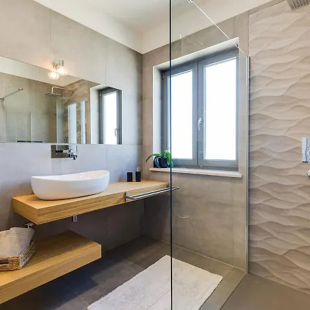 Flora Vabriga Тар