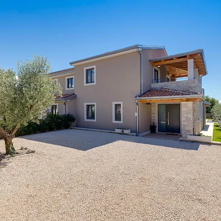 Вилла Flora Vabriga