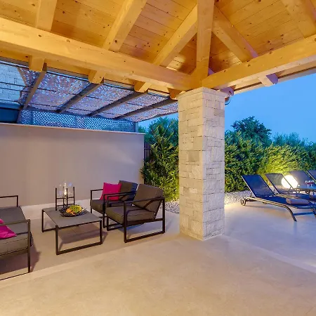 Flora Vabriga * Тар