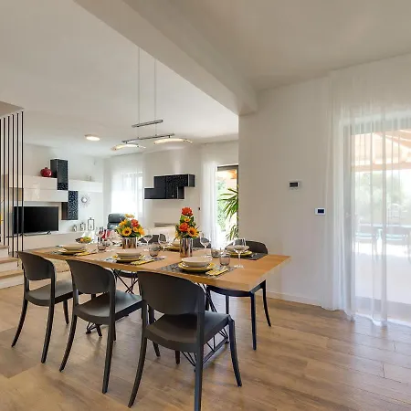 Flora Vabriga Вилла