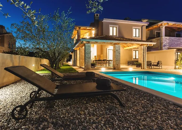 Flora Vabriga Vila *