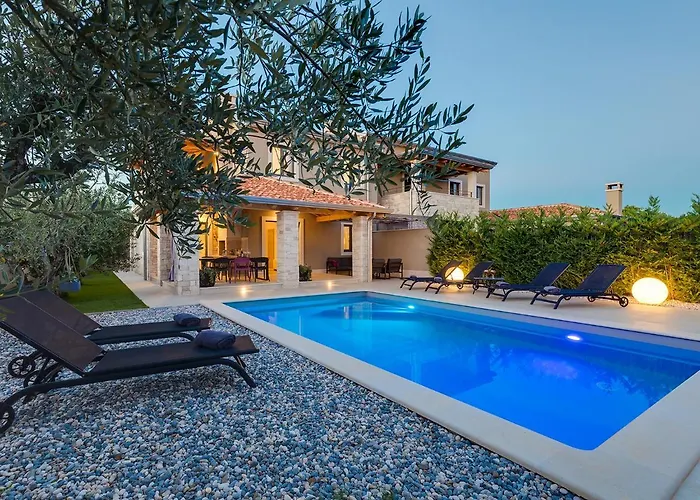 Flora Vabriga Vila *