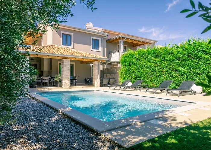 Flora Vabriga Vila *